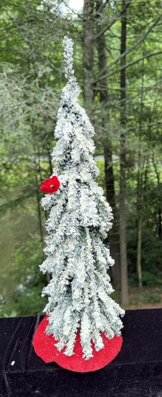 Lovely Heavily Snow Dusted Flocked Christmas Tree With Red Cardinal Bird 19” Tal